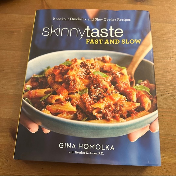 Skinnytaste Fast and Slow: Knockout Quick-Fix and Slow Cooker Recipes Cookbook - Picture 1 of 4